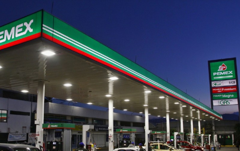 Pemex debe publicar nombres de estaciones de servicio que venden huachicol