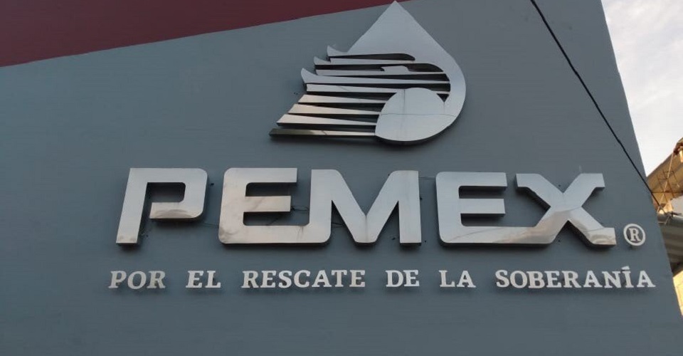 Pese a austeridad, petroleros logran 3.37% de aumento salarial