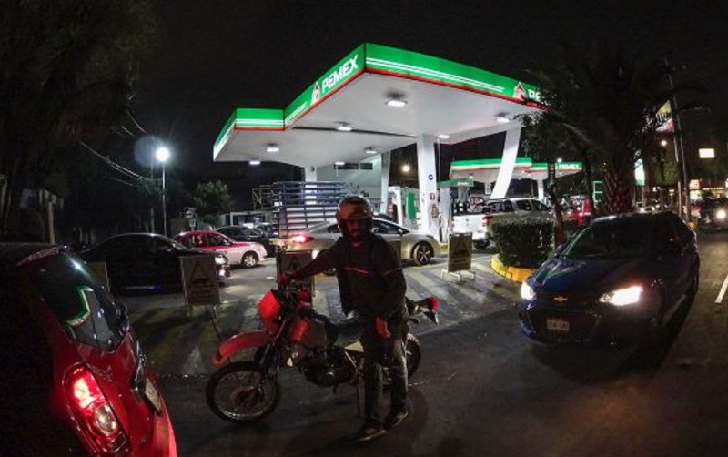 Pemex sumó tres meses con menores ventas de gasolina durante 2019 pues tan solo en el noveno mes del año, la empresa vendió $35,233...