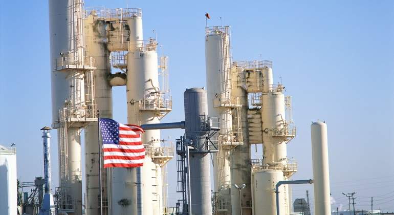 Caída histórica en los precios de la gasolina estrangula las refinerías de Estados Unidos