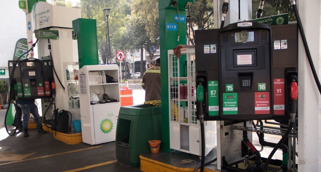 Profeco clausura 13 gasolineras a 4 días de arranque de la NOM-005; el 74% ya tiene las modificaciones