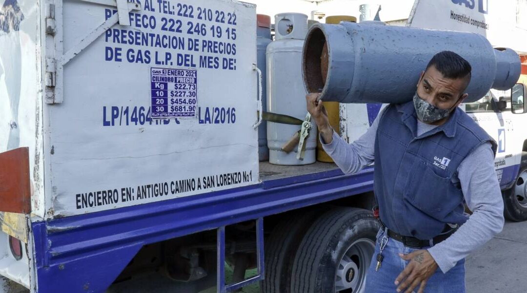Miguel Barbosa Huerta se lanza contra PROFECO ante desabasto de gas